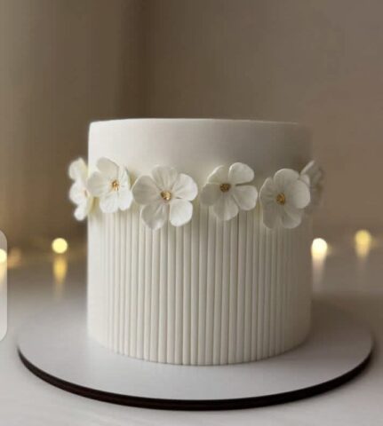 simple anniversary cake